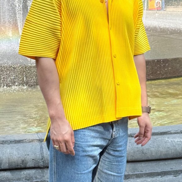 ISSEY MIYAKE Size 4 Men's Vibrant Yellow Striped Short Sleeve Button Down Shirt - Picture 1 of 2